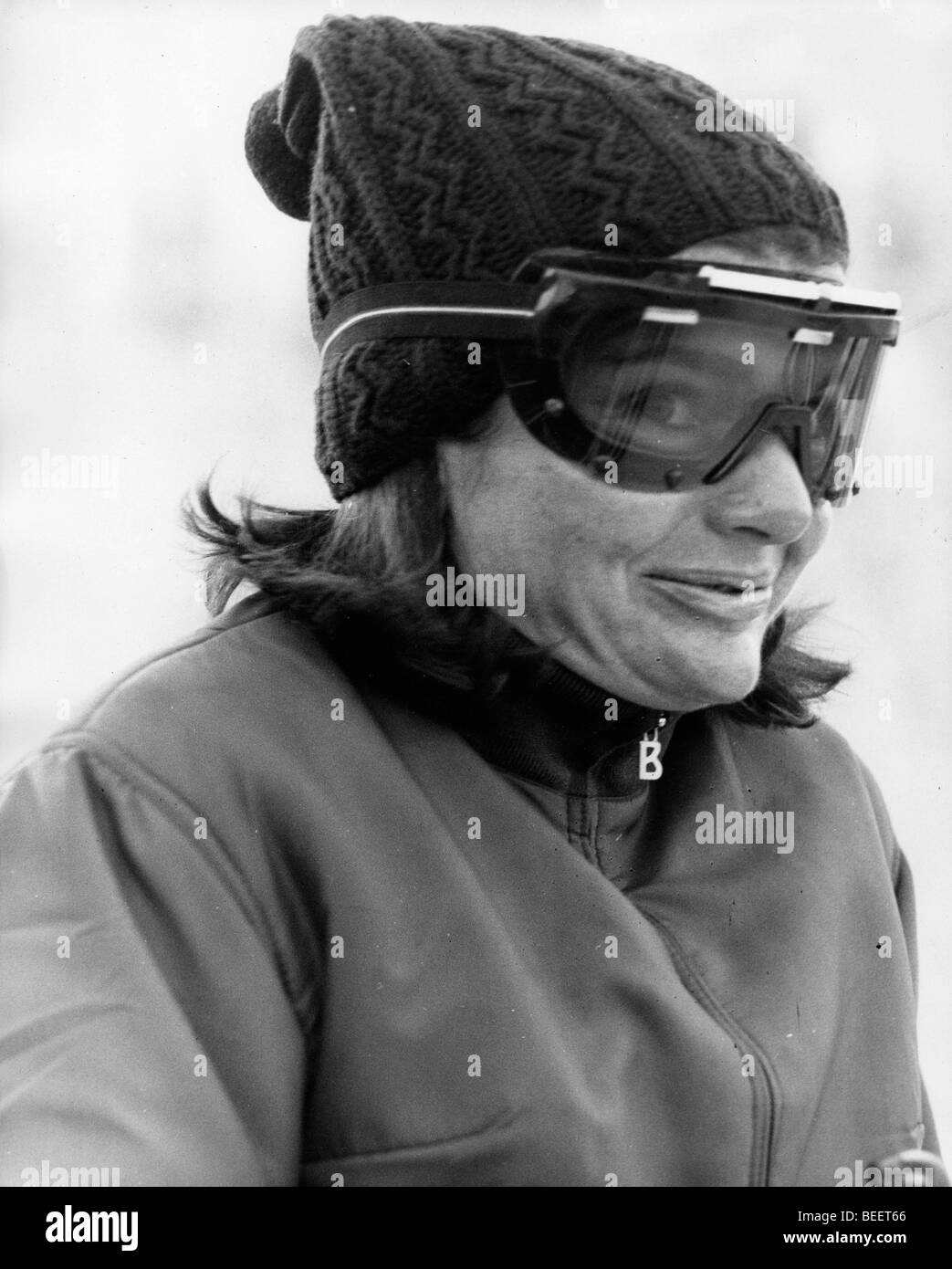 La Première Dame Jackie Kennedy frissons dans ski gear Banque D'Images