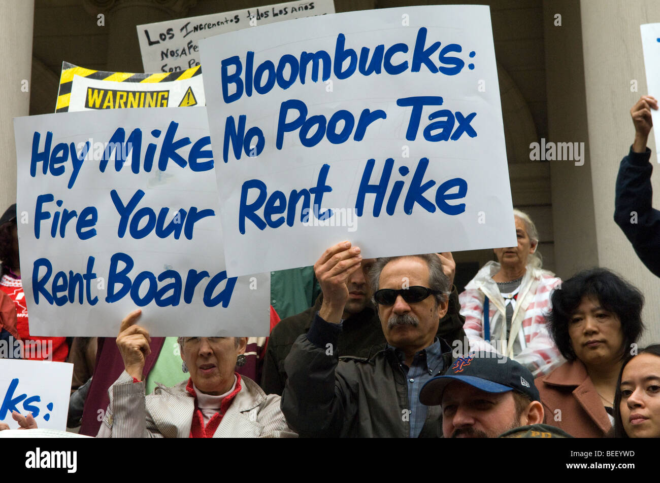 Les locataires, les élus et les sympathisants rallye sur les étapes du City Hall de New York demandant la réforme des lois a louer Banque D'Images