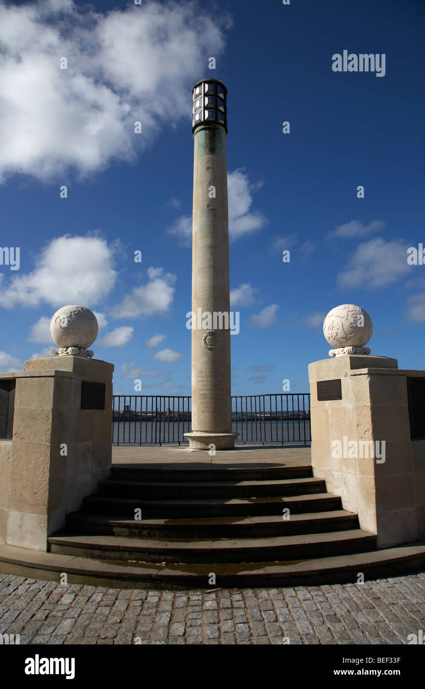 Des sépultures de guerre du Commonwealth naval memorial liverpool sur le pier head Liverpool Merseyside uk waterfront Banque D'Images