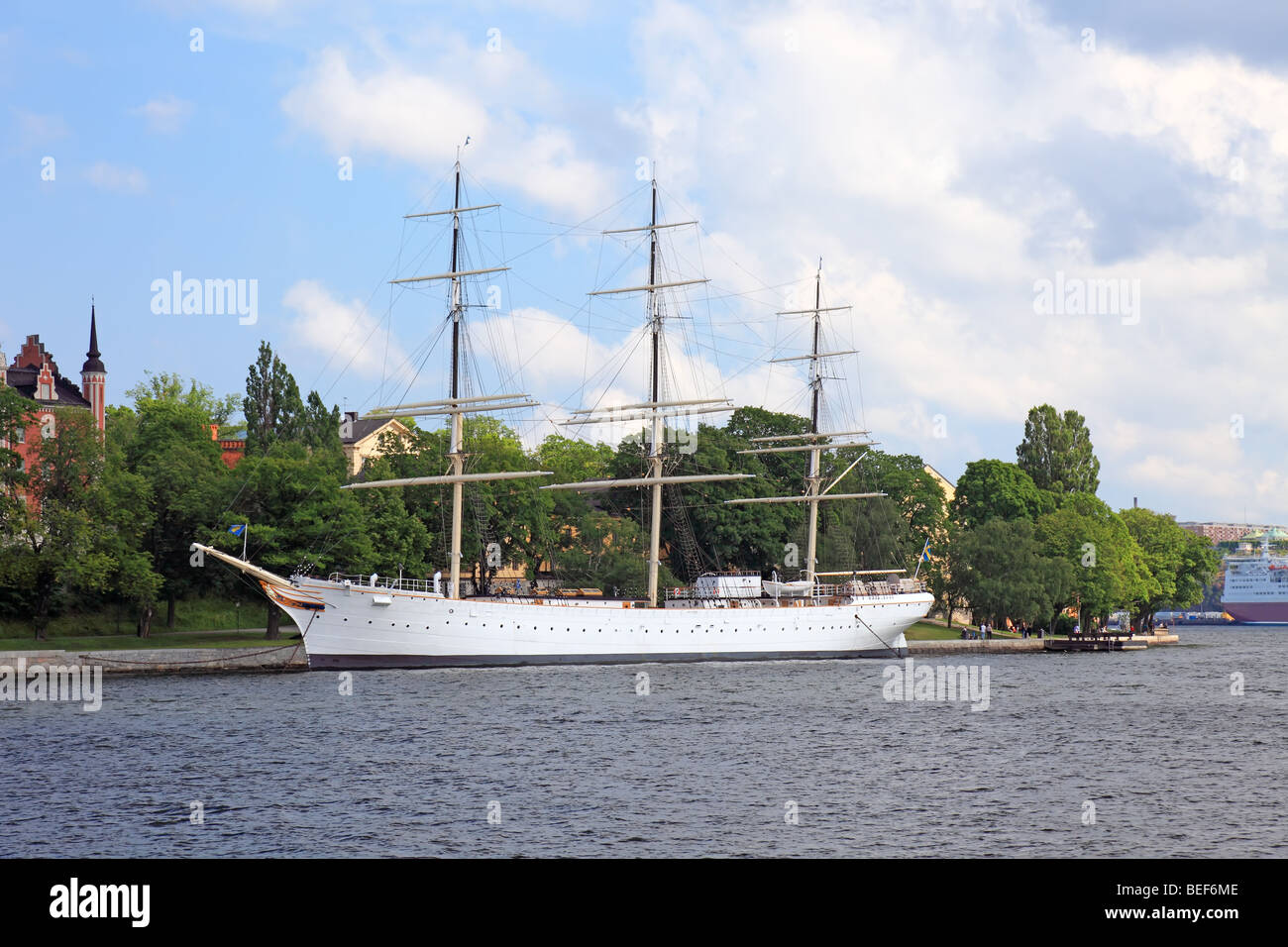 Ancien navire de guerre dans le port de Stockholm, Suède. Banque D'Images