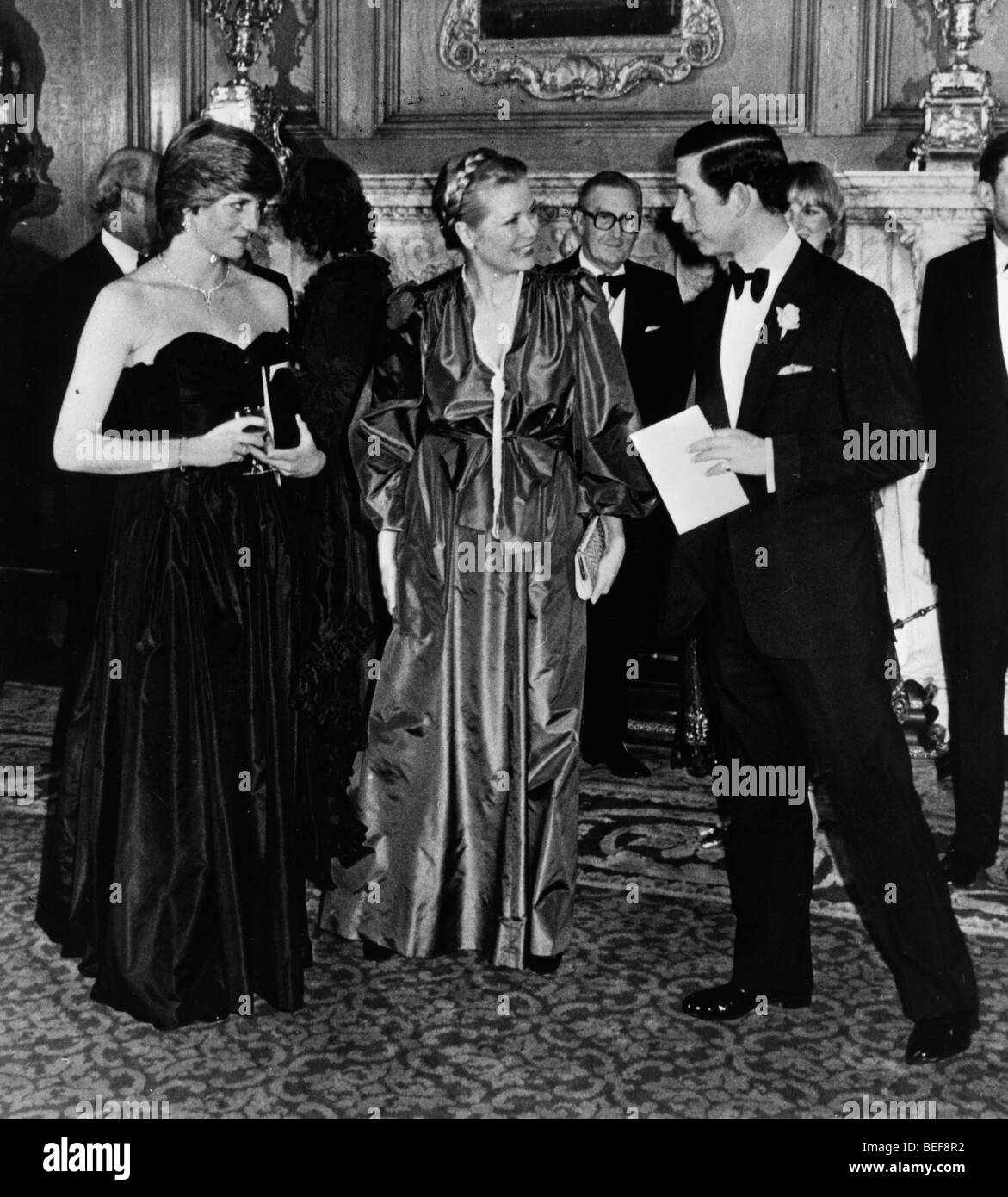 Le Prince Charles et la Princesse Diana à cravate noire Banque D'Images