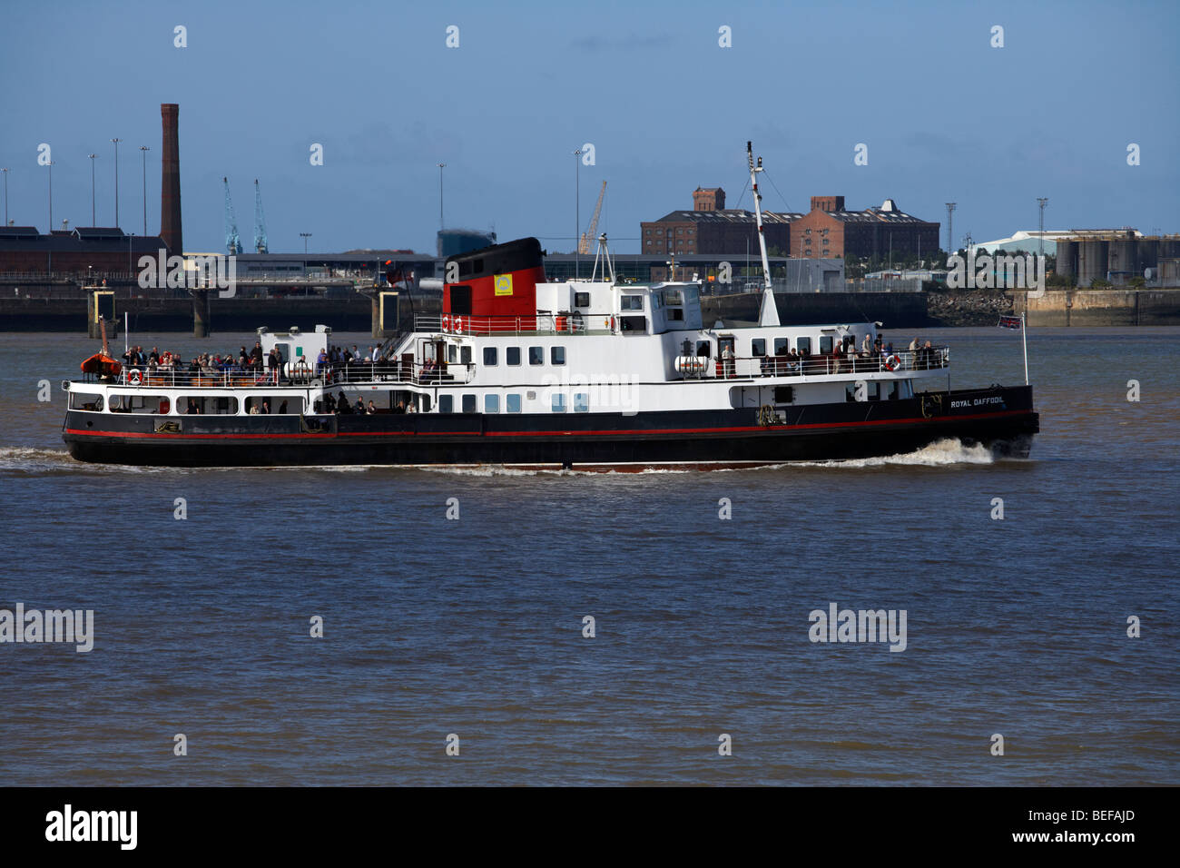Le Mersey ferry sur la rivière Mersey Liverpool Merseyside England uk Banque D'Images