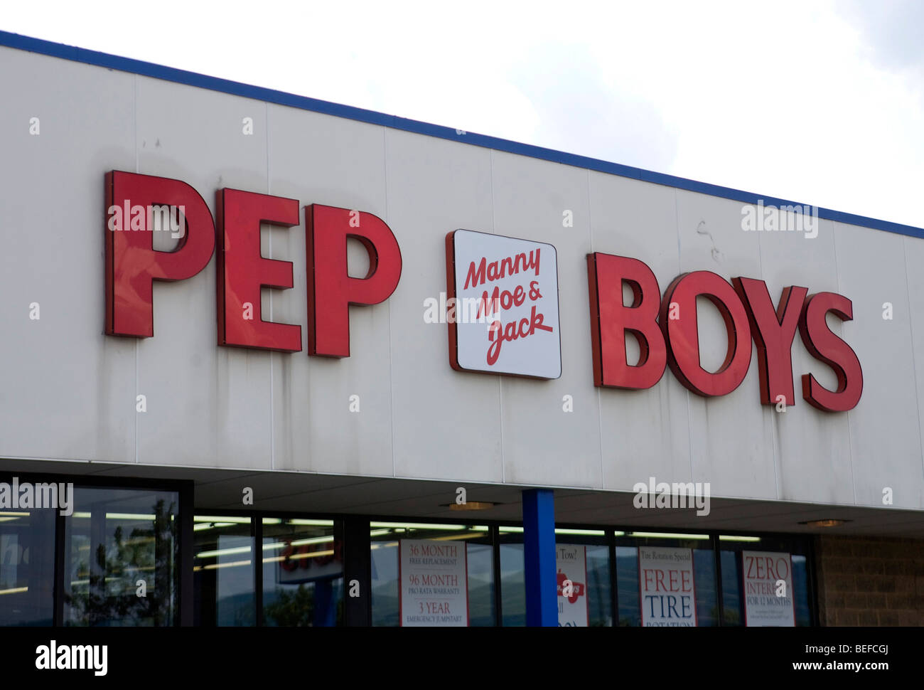 Un Pep Boys emplacement de vente au détail dans le Maryland. Banque D'Images