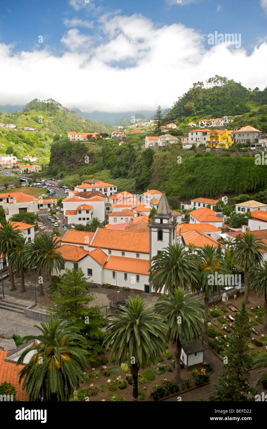 Sao Vicente village et la vallée de l'île de Madère. Banque D'Images