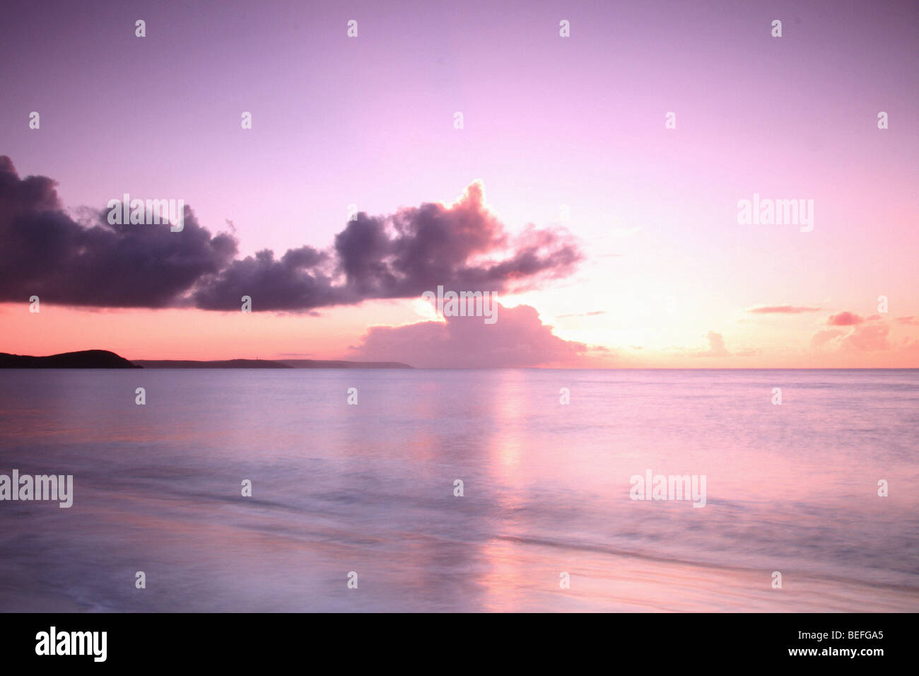 Lever du soleil sur la mer Banque D'Images