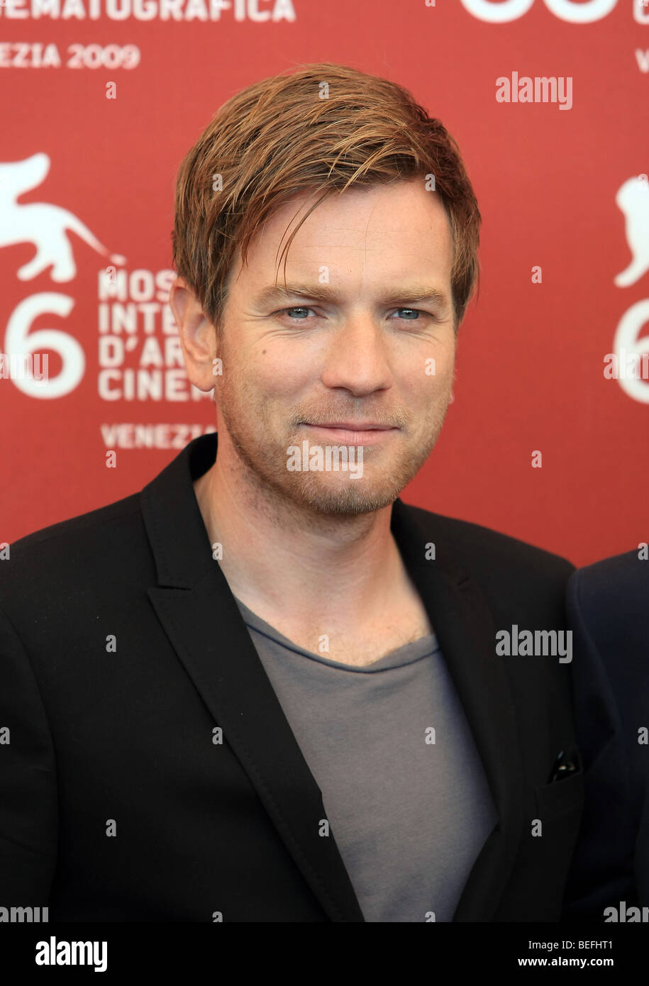 EWAN MCGREGOR LES HOMMES QUI REGARDENT les chèvres. PHOTOCALL. 66ème FESTIVAL DU FILM DE VENISE Venise ITALIE 08 Septembre 2009 Banque D'Images