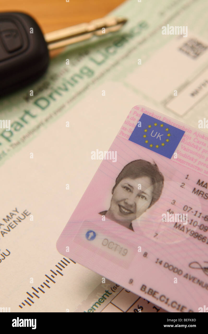 Permis de conduire au Royaume-Uni d'identité ID photo avec le logo de l'Union européenne et de la clé de contact Banque D'Images
