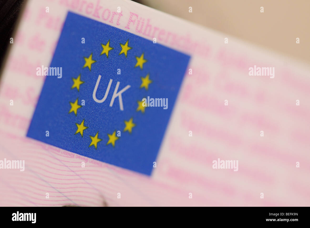 Permis de conduire au Royaume-Uni avec l'Union européenne drapeau symbole logo Banque D'Images