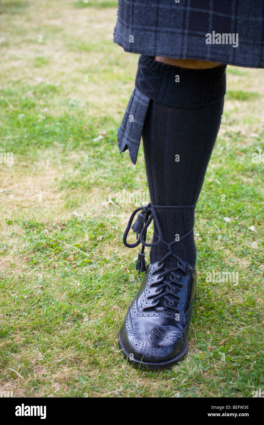 Résumé de droit au point sélective du marié portant un brogue noir Banque D'Images