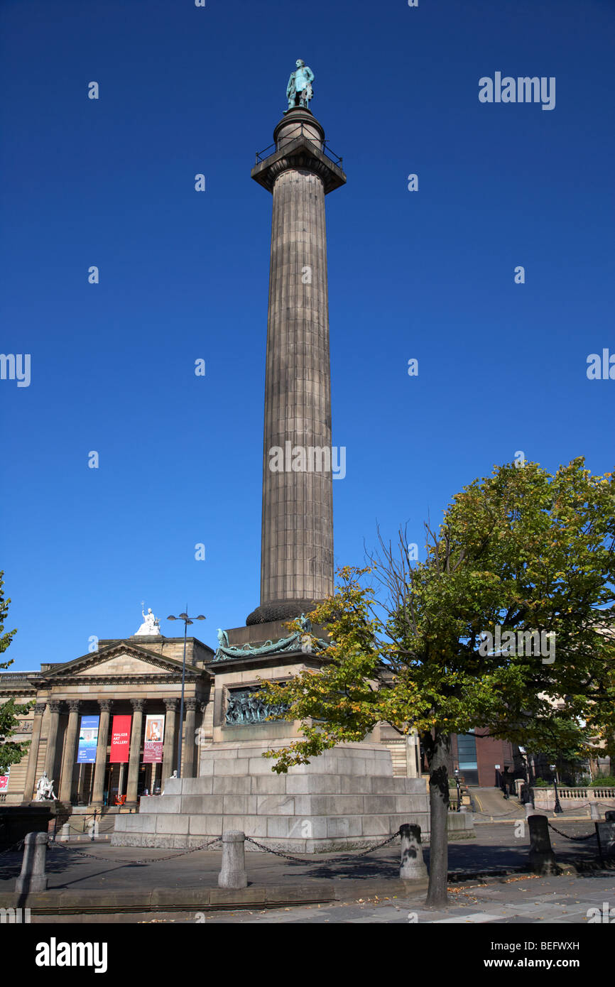 Wellington memorial colonne sur William Brown Street Liverpool Merseyside England uk Banque D'Images