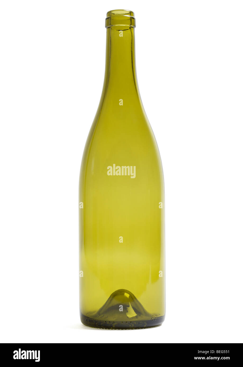 Vert bouteille vin vide sur fond blanc Banque D'Images