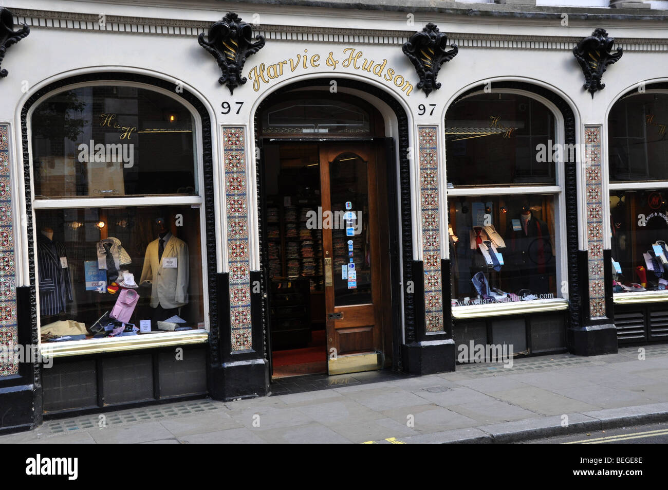 Harvie et Hudson Mens Exclusive Outfitters London UK Jermyn Street Banque D'Images
