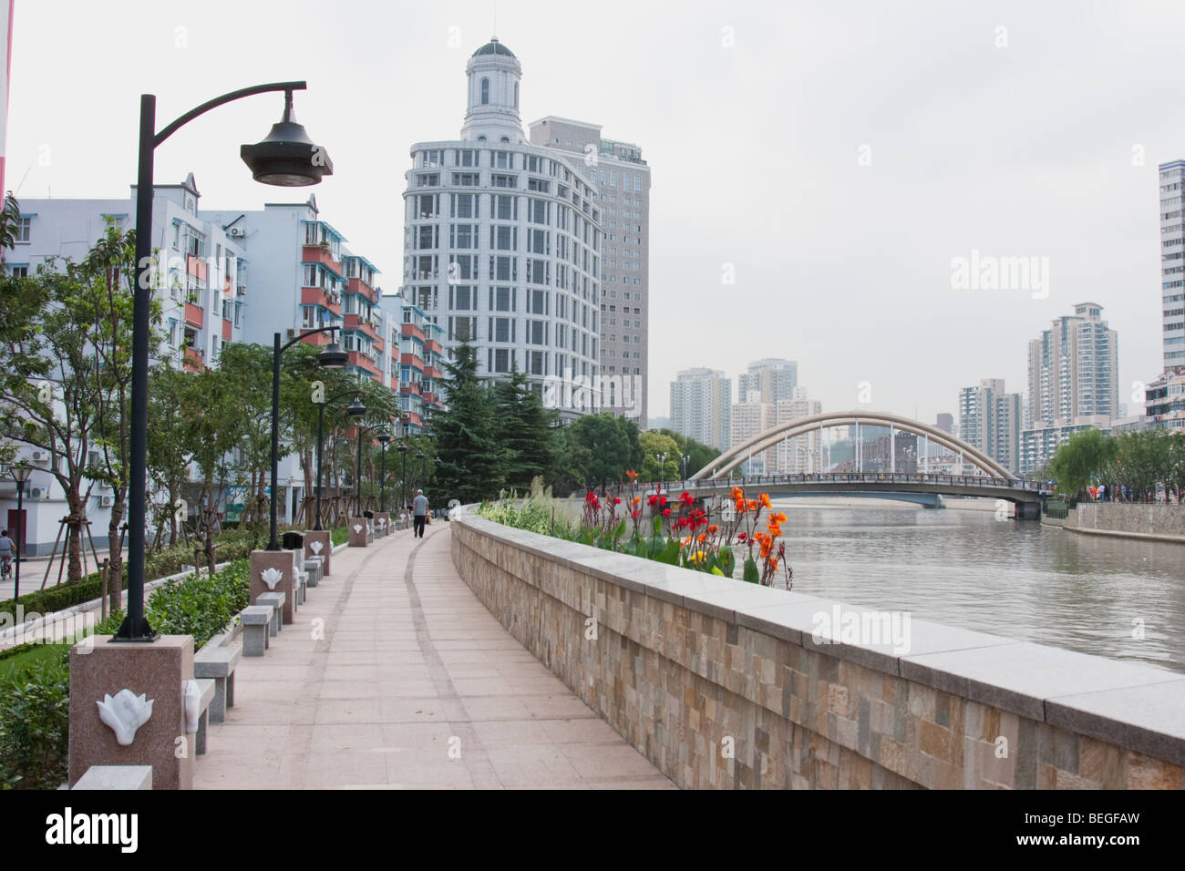 La rivière et le chemin de qianlvchen Shanghai Chine Banque D'Images