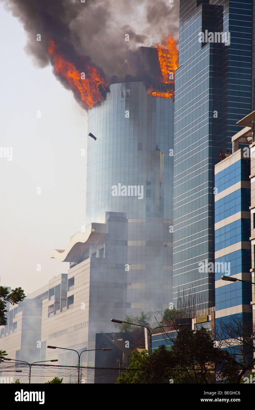 Bashundhara City Shopping Complex bâtiment en feu à Dhaka Bangladesh Banque D'Images