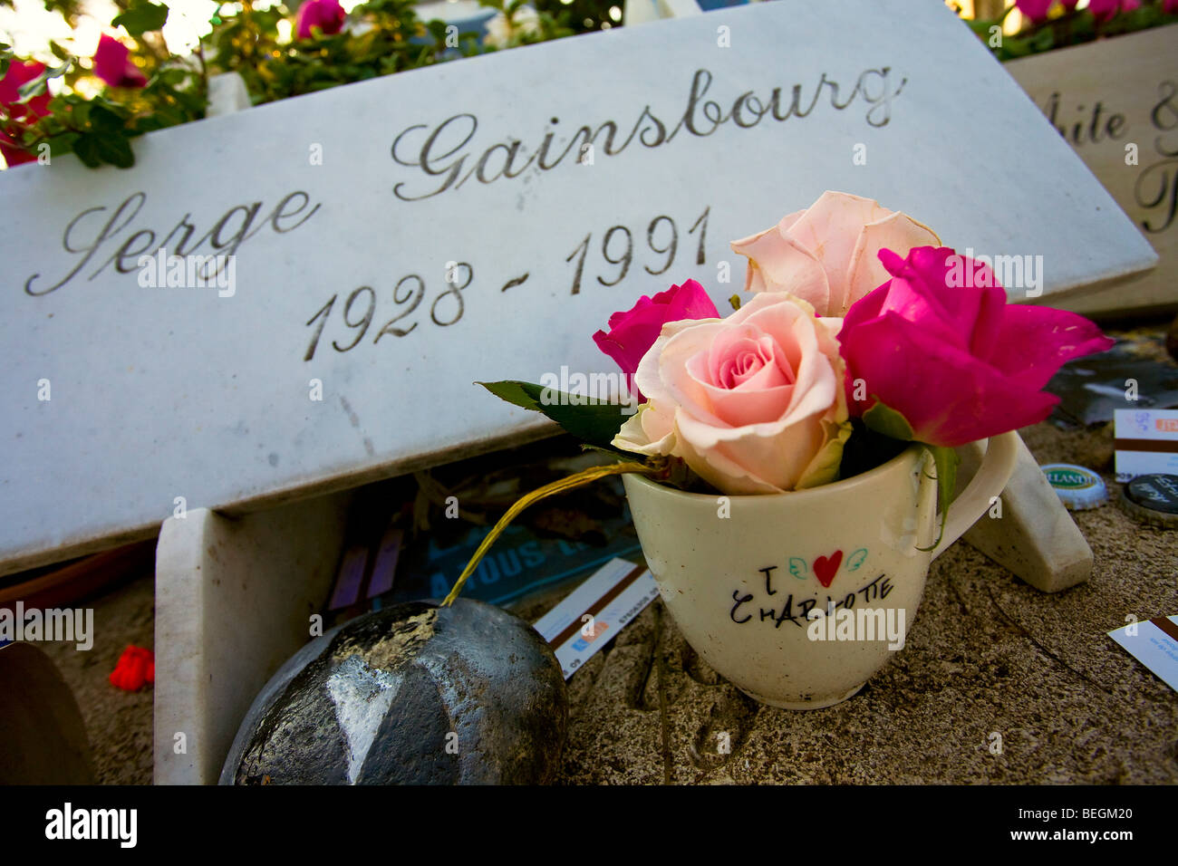 La Tombe de Serge Gainsbourg, cimetière Montparnasse, PARIS Banque D'Images