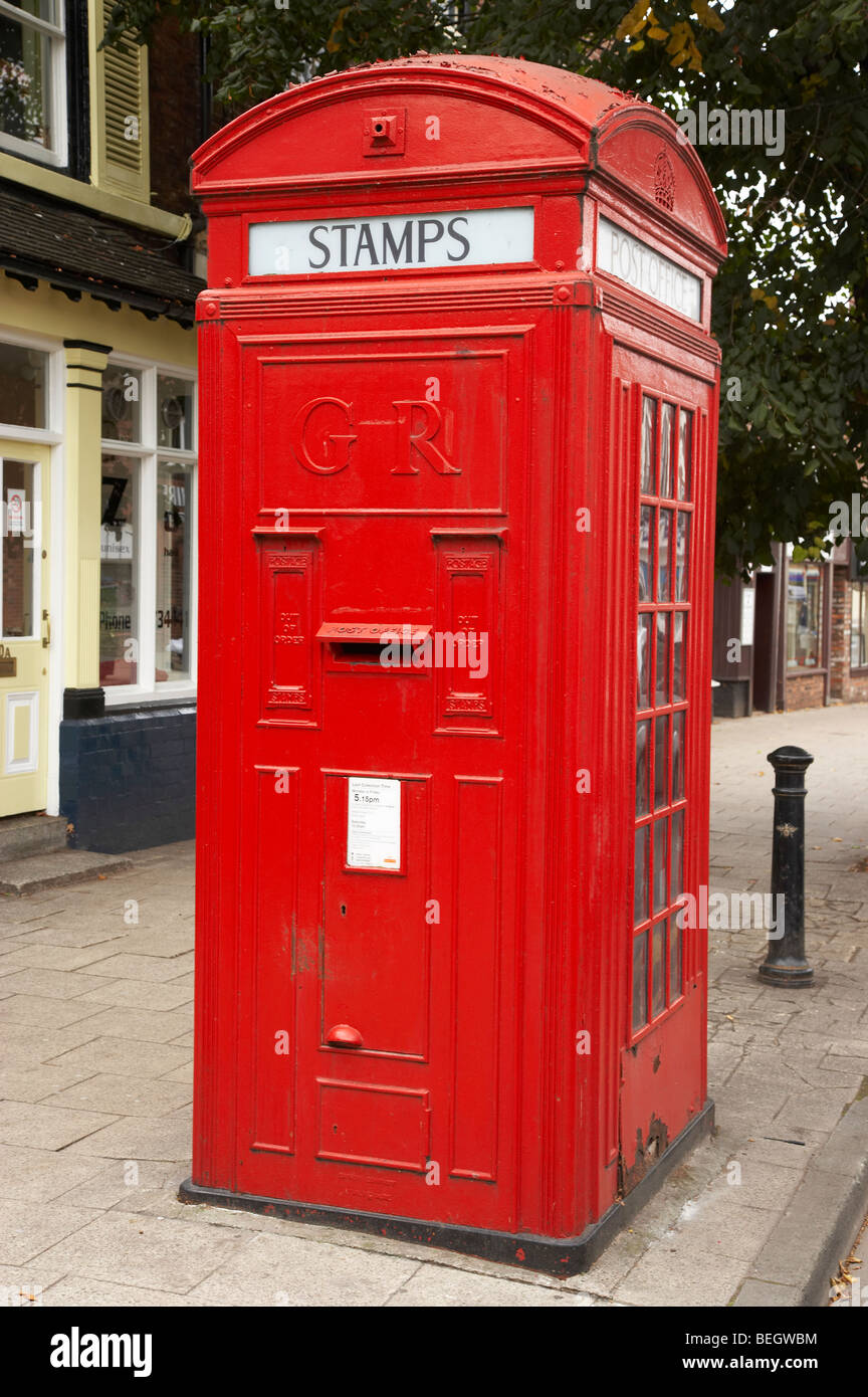 K4 téléphone fort bureau de poste à Frodsham UK Banque D'Images