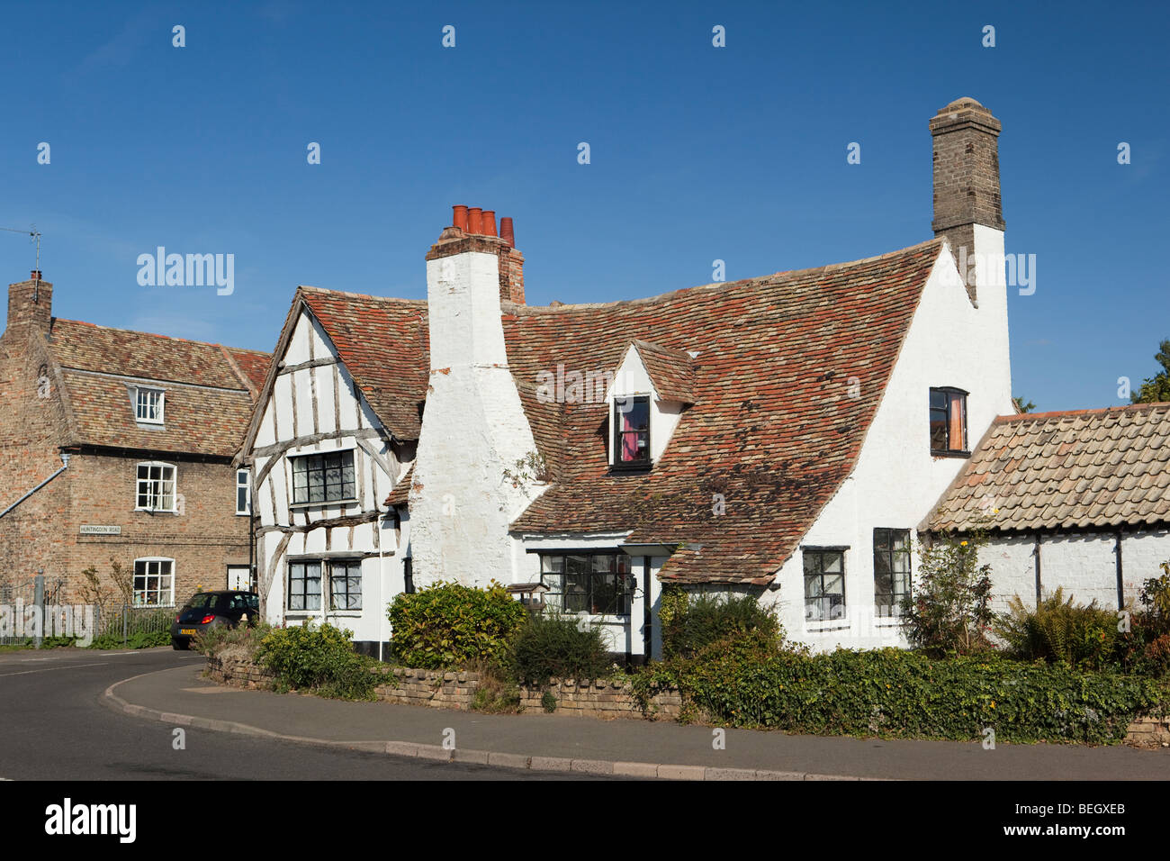 L'Angleterre, Cambridgeshire, Huntingdon, Houghton village plus ancienne maison en bois ancien George and Dragon Inn Banque D'Images