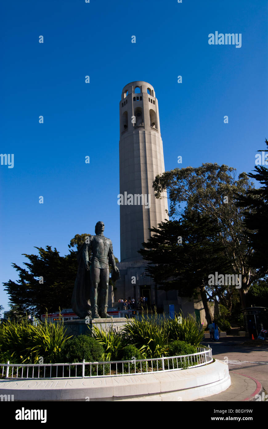 Californie : San Francisco. La Coit Tower, Telegraph Hill. Photo copyright Lee Foster. Photo #  : 19-casanf79248 Banque D'Images