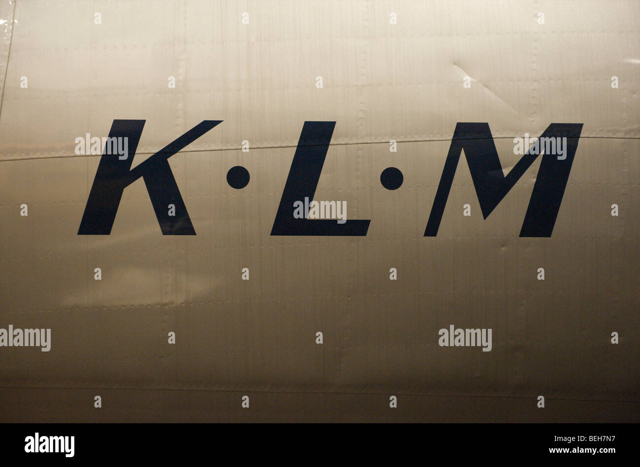 Lelystad, le musée de l'aviation, vieux Aviodrome KLM logo. Banque D'Images