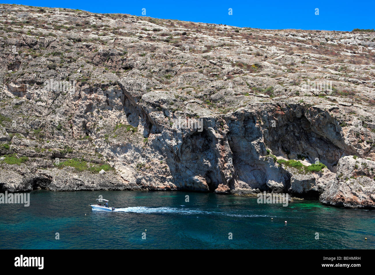Les bateaux de plaisance, la baie de Xlendi, Xlendi, Gozo Banque D'Images