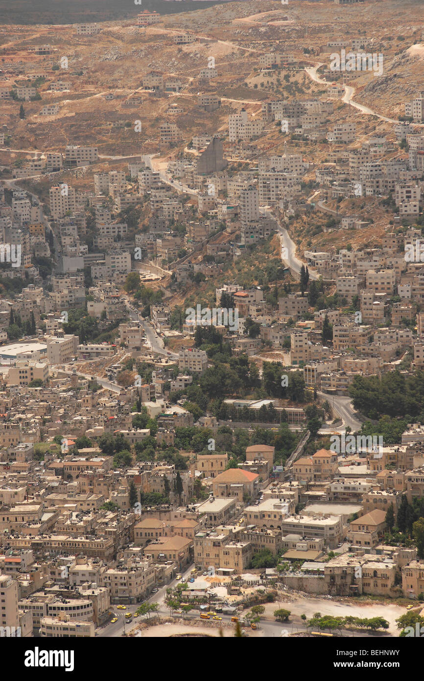 La Samarie, une vue sur la ville palestinienne de Naplouse, vu de la montagne d'Ébal Banque D'Images