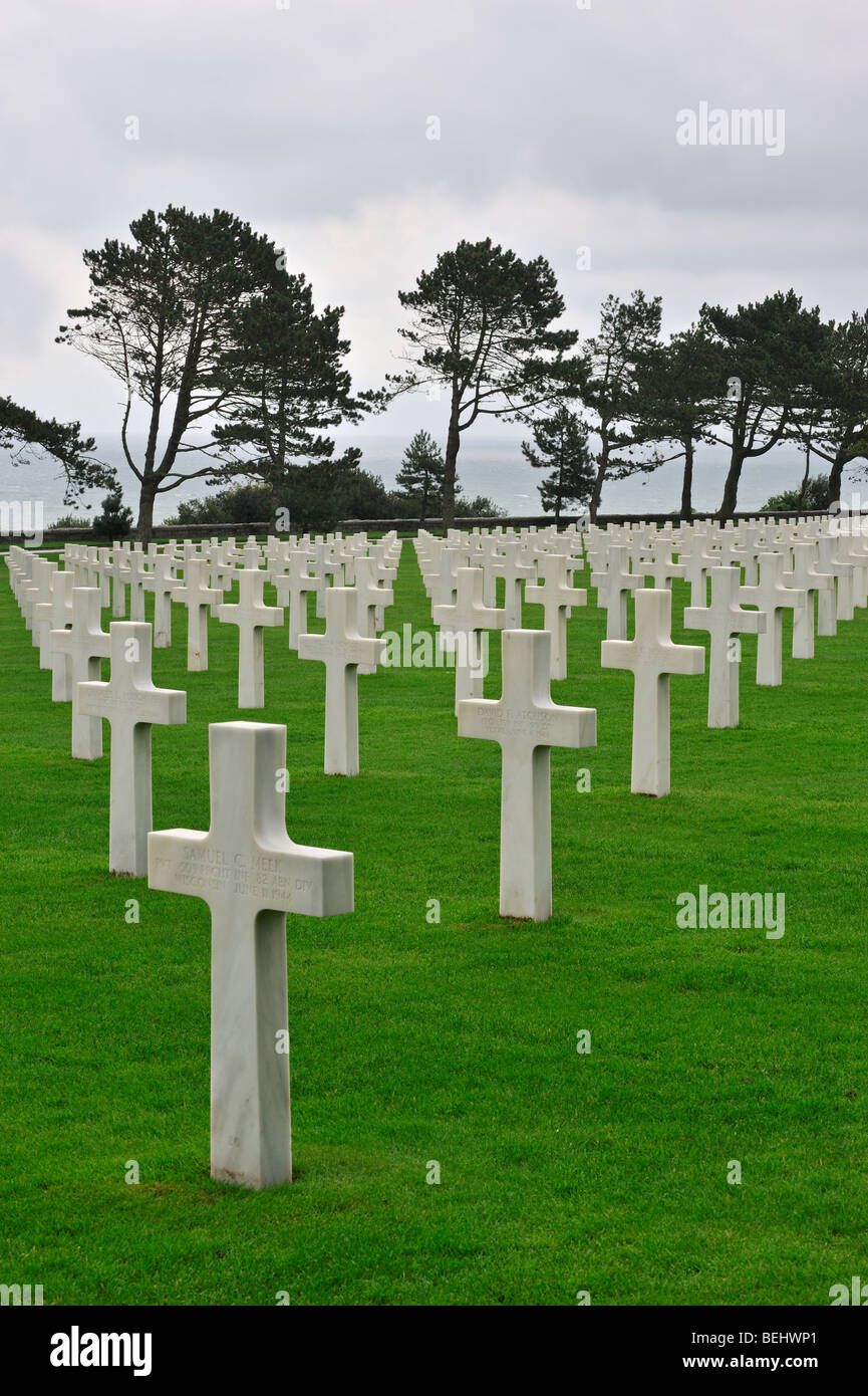 Seconde Guerre mondiale deux tombes au cimetière américain de Normandie, Omaha Beach, Colleville-sur-Mer, Normandie, France Banque D'Images