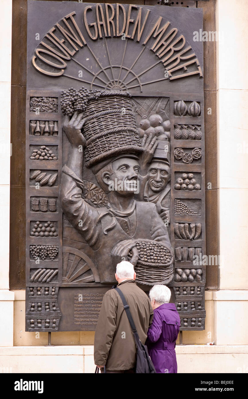 Relief en bronze, Covent Garden, Londres, Royaume-Uni Banque D'Images