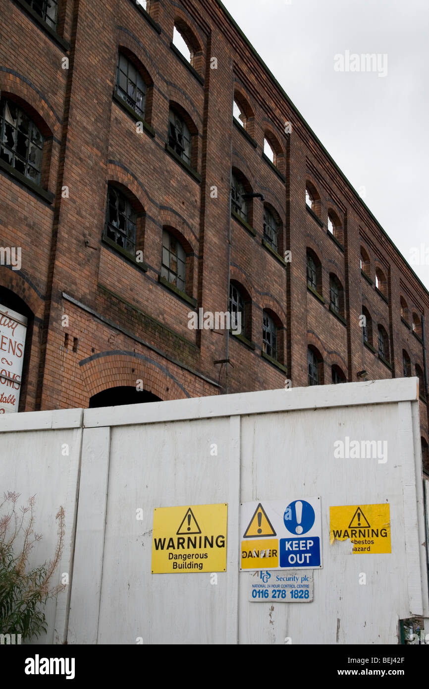 L'ancienne usine de dentelle à l'abandon maintenant usine à Nottingham Banque D'Images