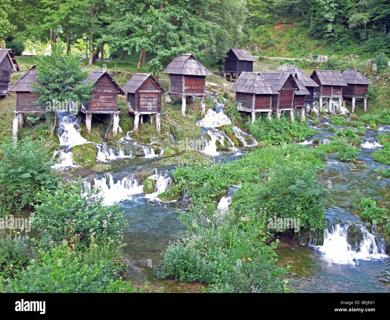 La Bosnie-et-Herzégovine, district de la ville de Jajce. Les moulins à eau sur la rivière Pliva. Banque D'Images