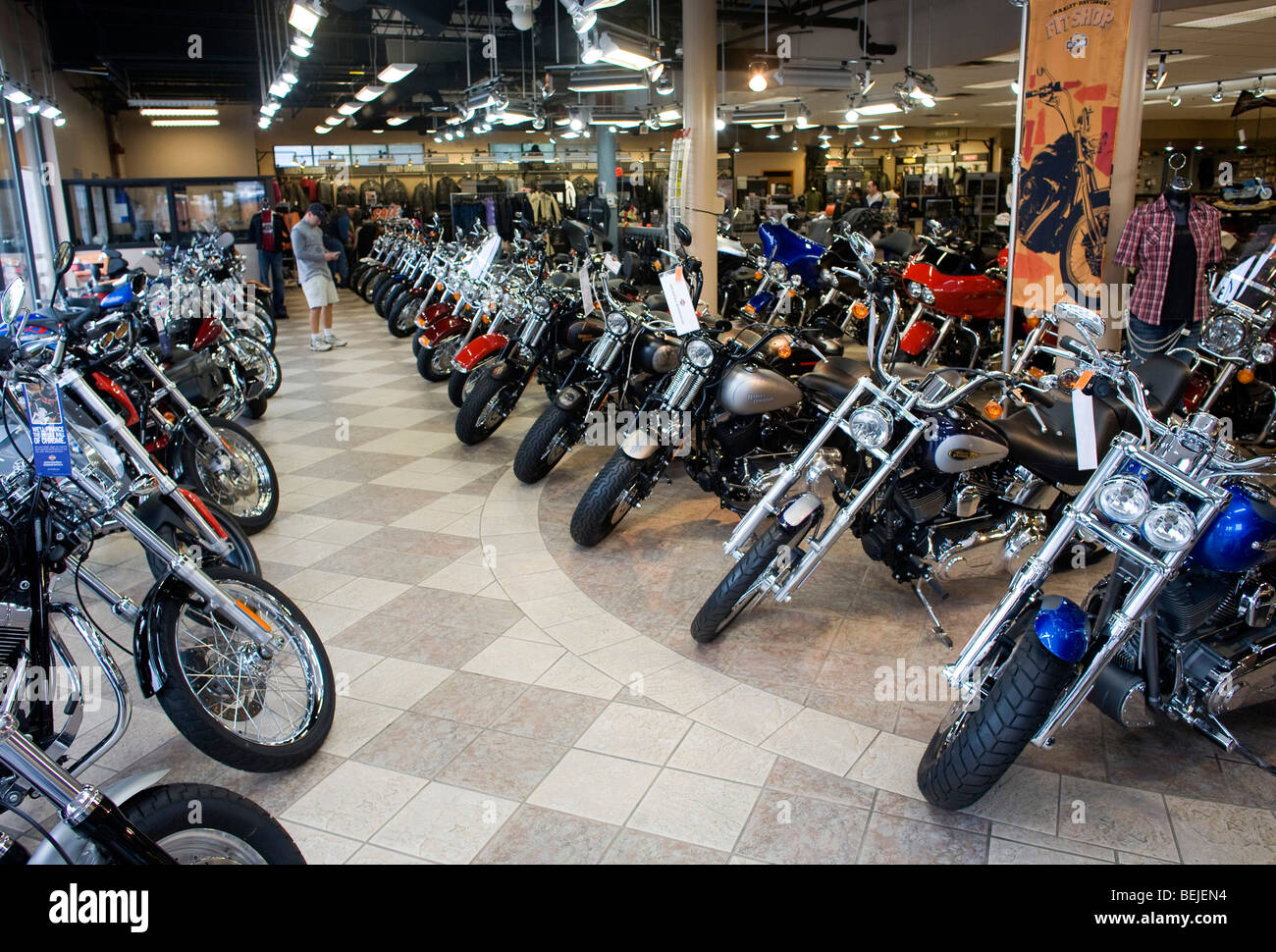 Motos Harley-Davidson sur l'affichage à un réseau express régional Maryland concessionnaire. Banque D'Images
