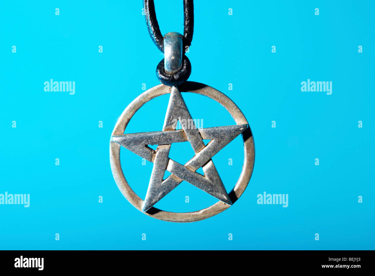 Pendentif pentagramme en argent Banque D'Images