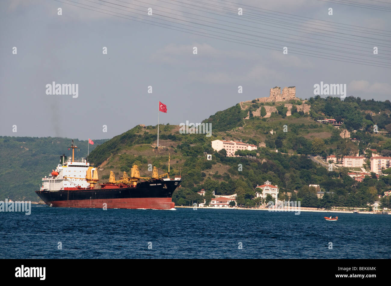 Rumelihisarı Rumelian château est une forteresse Rumeli Istanbul Turquie rive européenne du Bosphore Banque D'Images