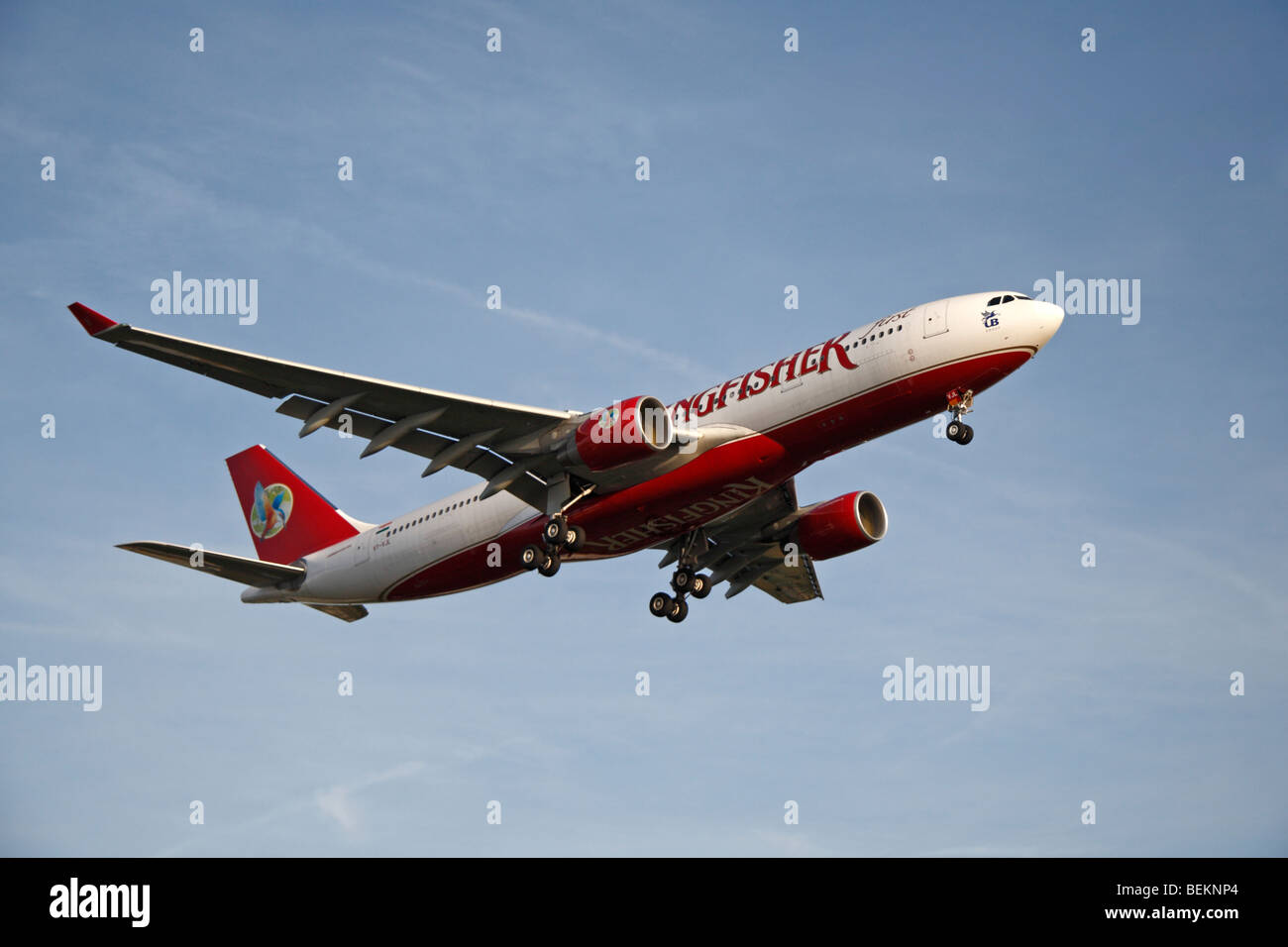 Une Kingfisher Airlines Airbus A330-223 en venant d'atterrir à l'aéroport de Londres Heathrow, Royaume-Uni. Août 2009. (VT-VJL) Banque D'Images