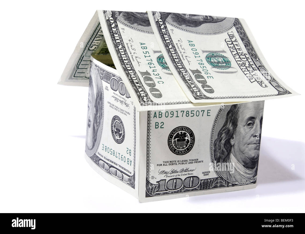 Maison faite à partir de centaines de dollar bills Banque D'Images