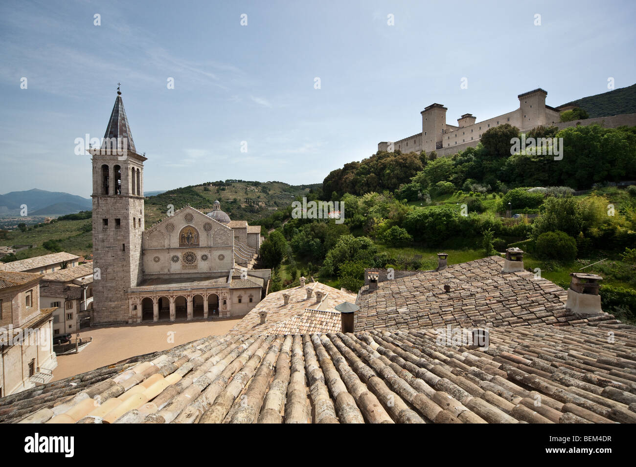 Spoleto, Ombrie, Italie, Cathédrale de Santa Maria Assunta et le château Banque D'Images