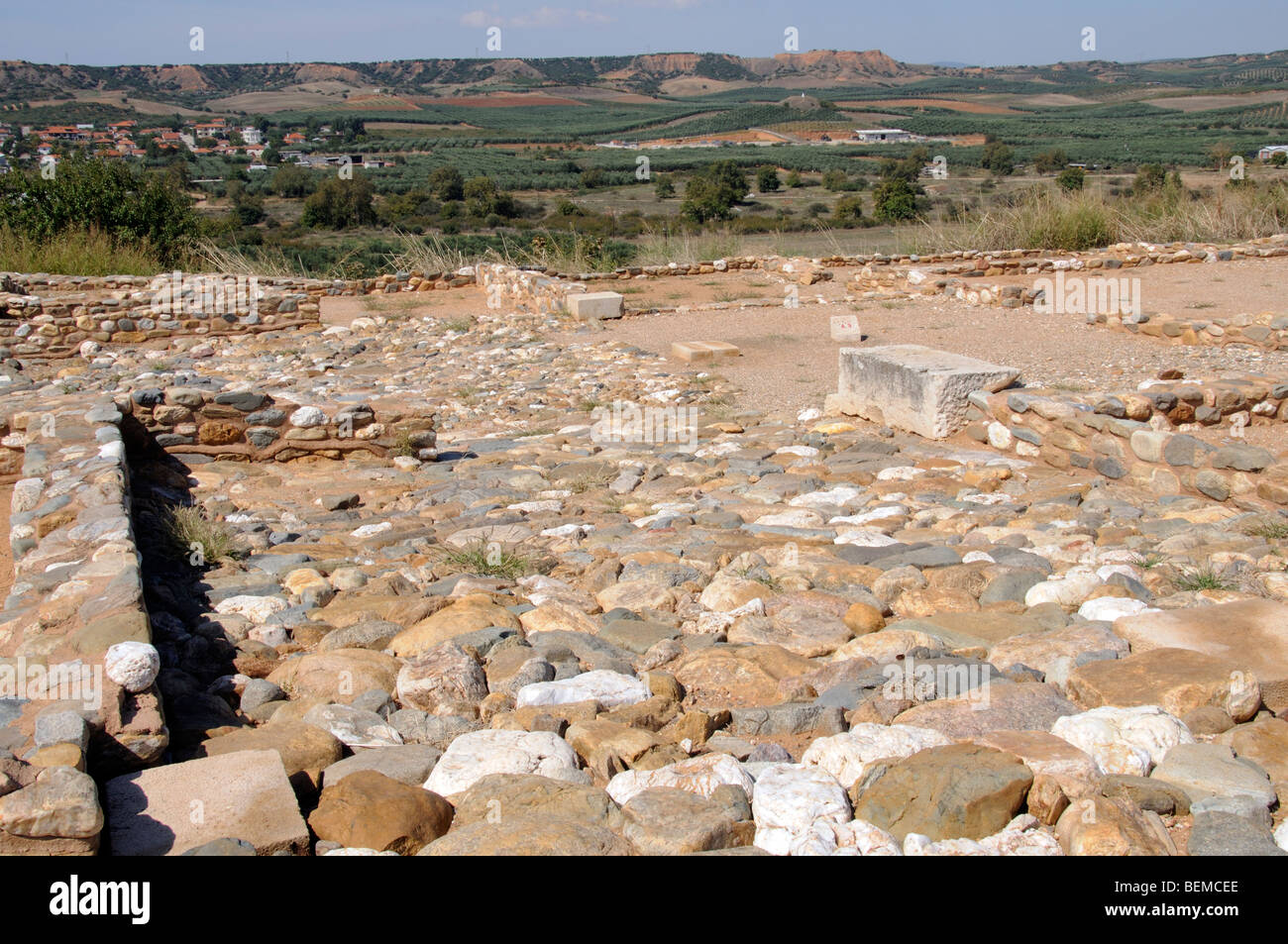 Olynthos ancienne ville grecque de vestiges archéologiques de Grèce du Nord passage pavée en pierre Banque D'Images