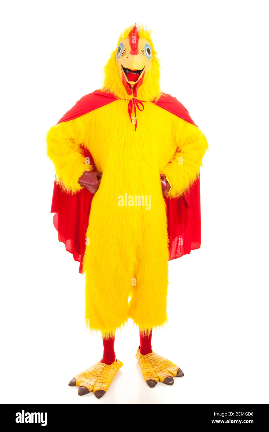 Homme dans un costume de poulet avec une cape, faisant semblant d'être un  super héros. Isolé sur blanc Photo Stock - Alamy