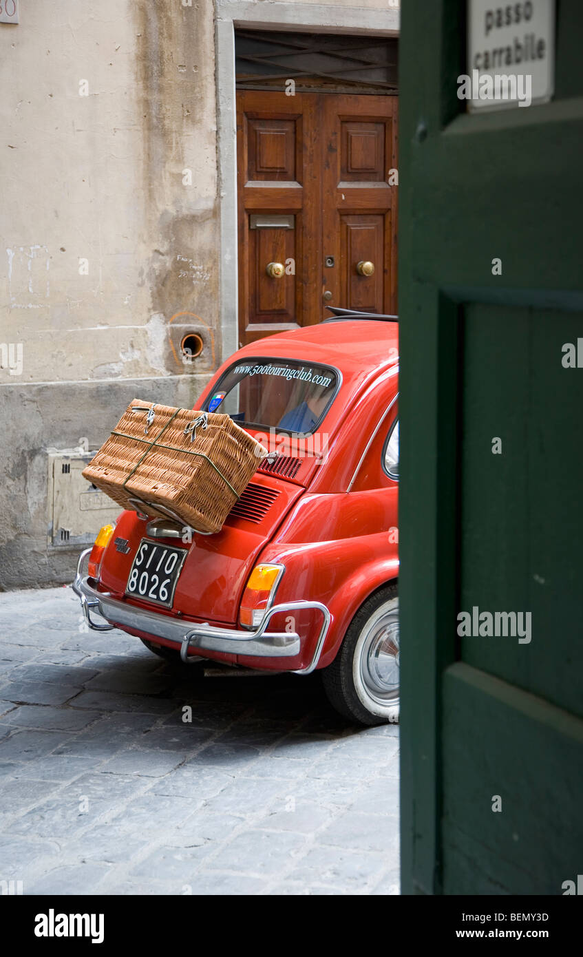 Fiat 500 tour de Florence, Italie Banque D'Images