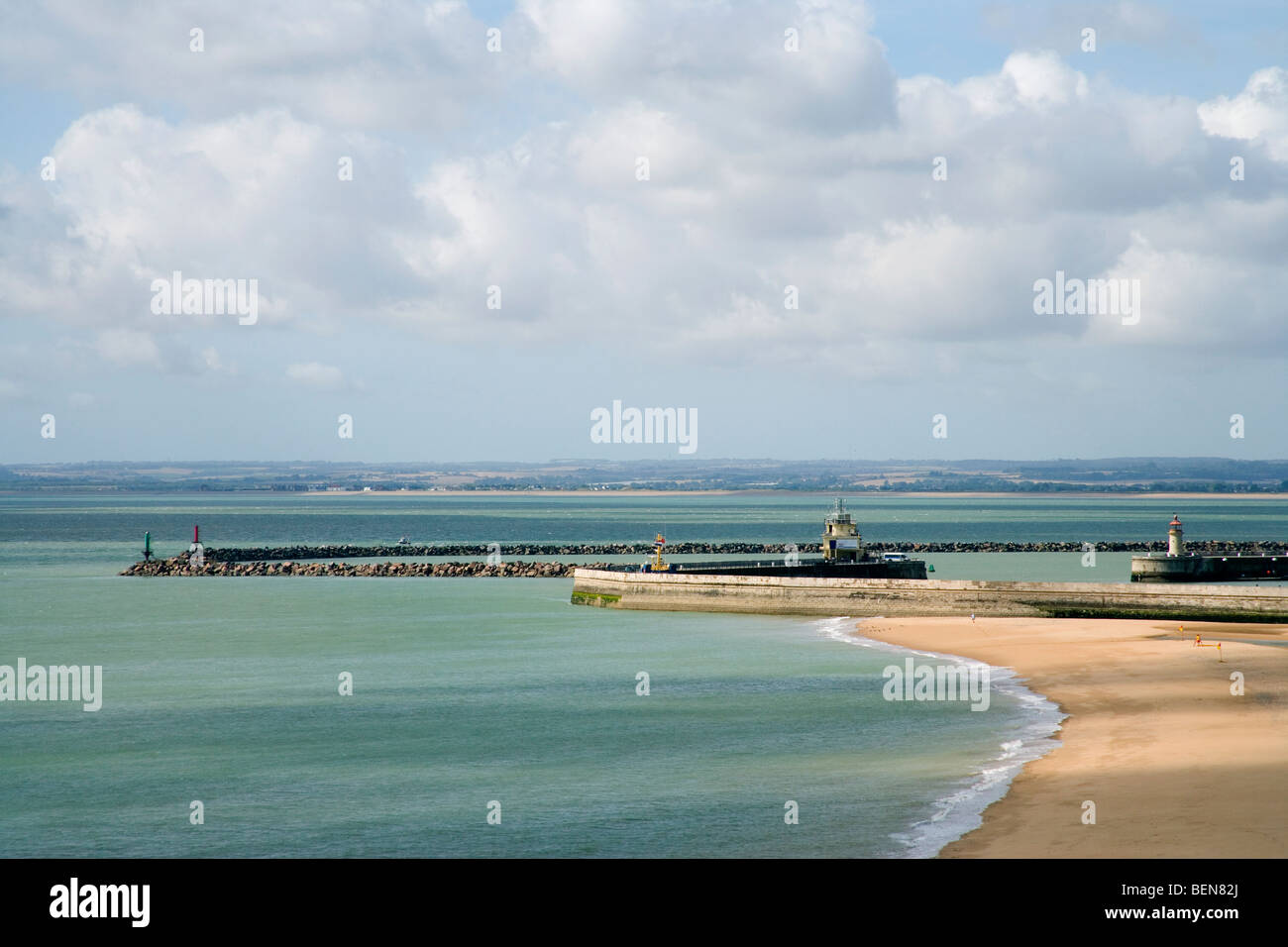 La plage et le port de Ramsgate Kent Banque D'Images