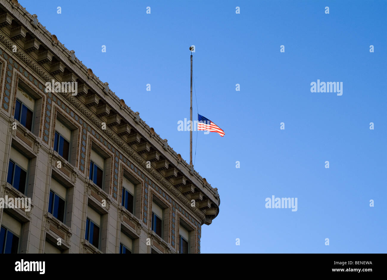 Drapeau américain en berne. Banque D'Images