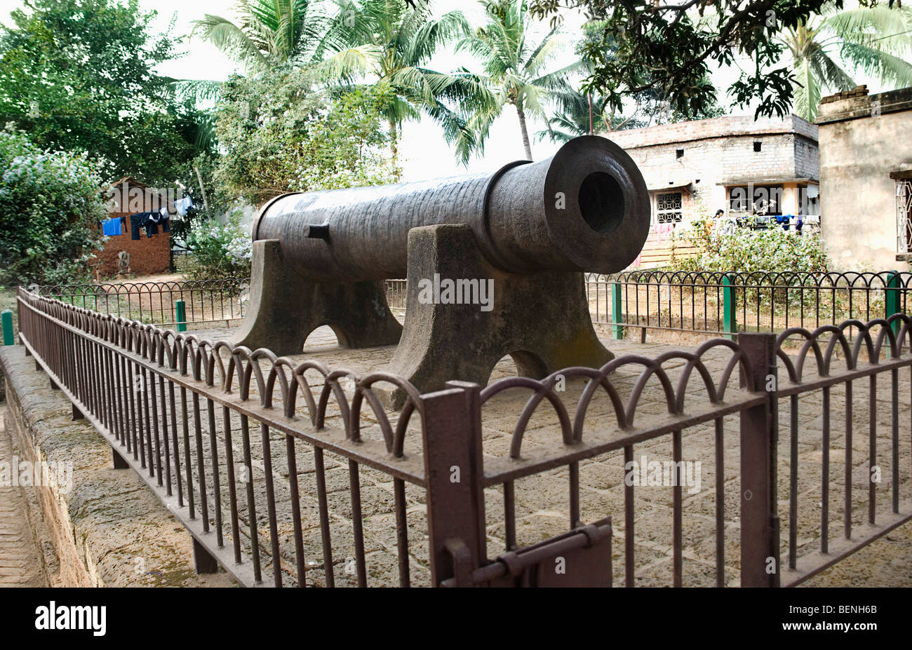 Dalmadol Kaman une ancienne poudrière légendaire et on pense que canon ont résisté à l'invasion de Maratha Mumbai Bankura Banque D'Images