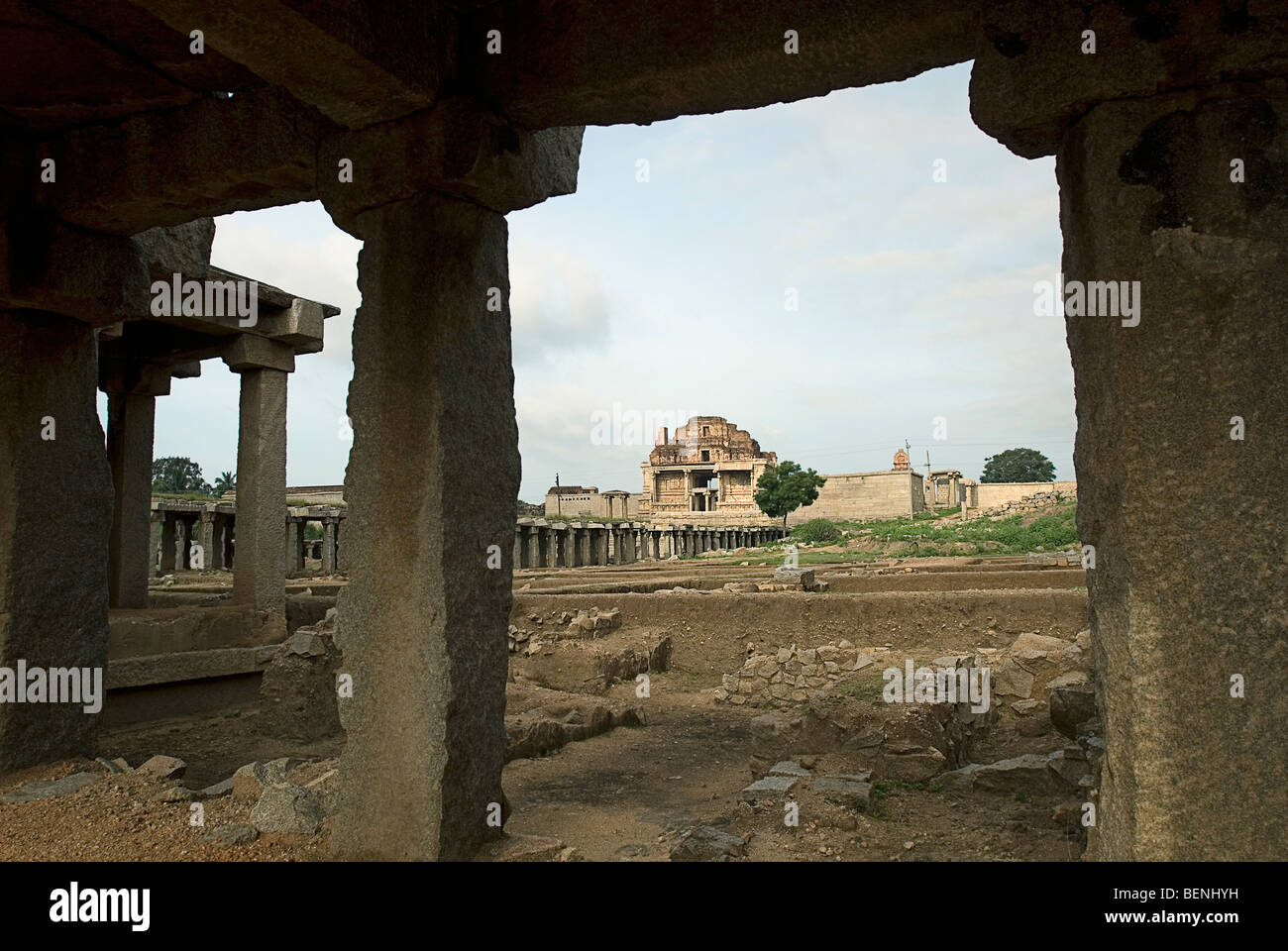 Le temple de Krishna partiellement effondré un temple situé au sud de Hemakuta Hill a été construite pour célébrer une victoire militaire du roi Banque D'Images