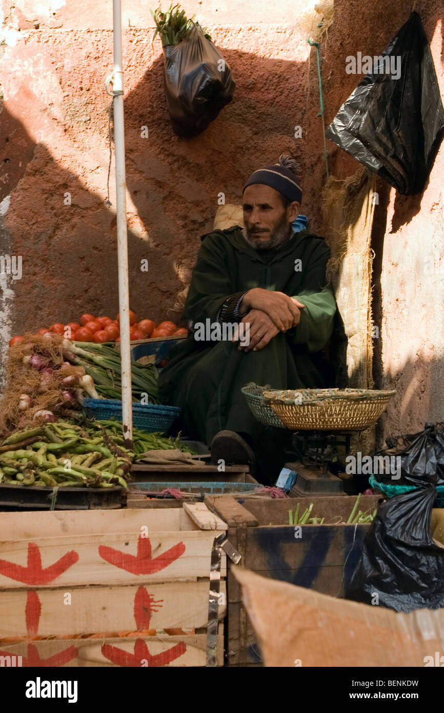 L'homme à marché, Marrakech, Maroc Banque D'Images