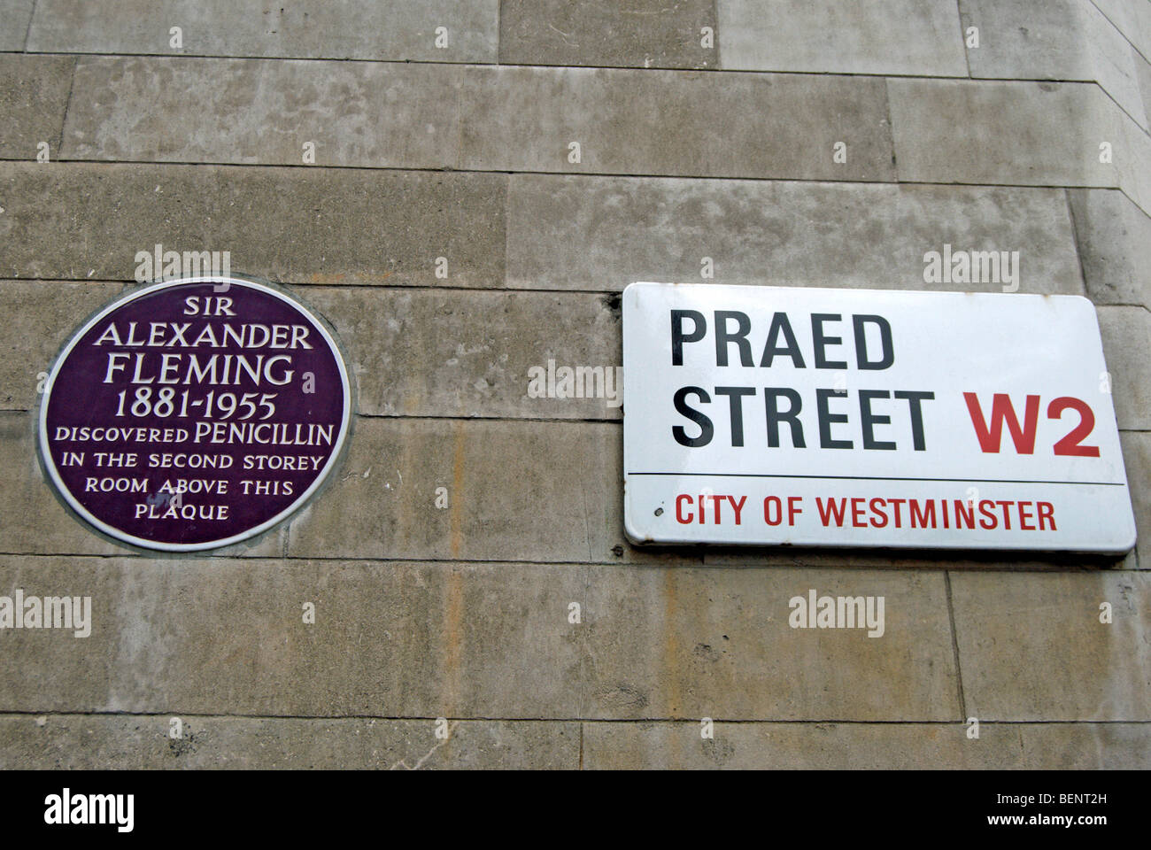 Plaque commémorative au St Mary's Hospital, Londres, Angleterre, marquant l'emplacement où Alexander Fleming a découvert la pénicilline Banque D'Images