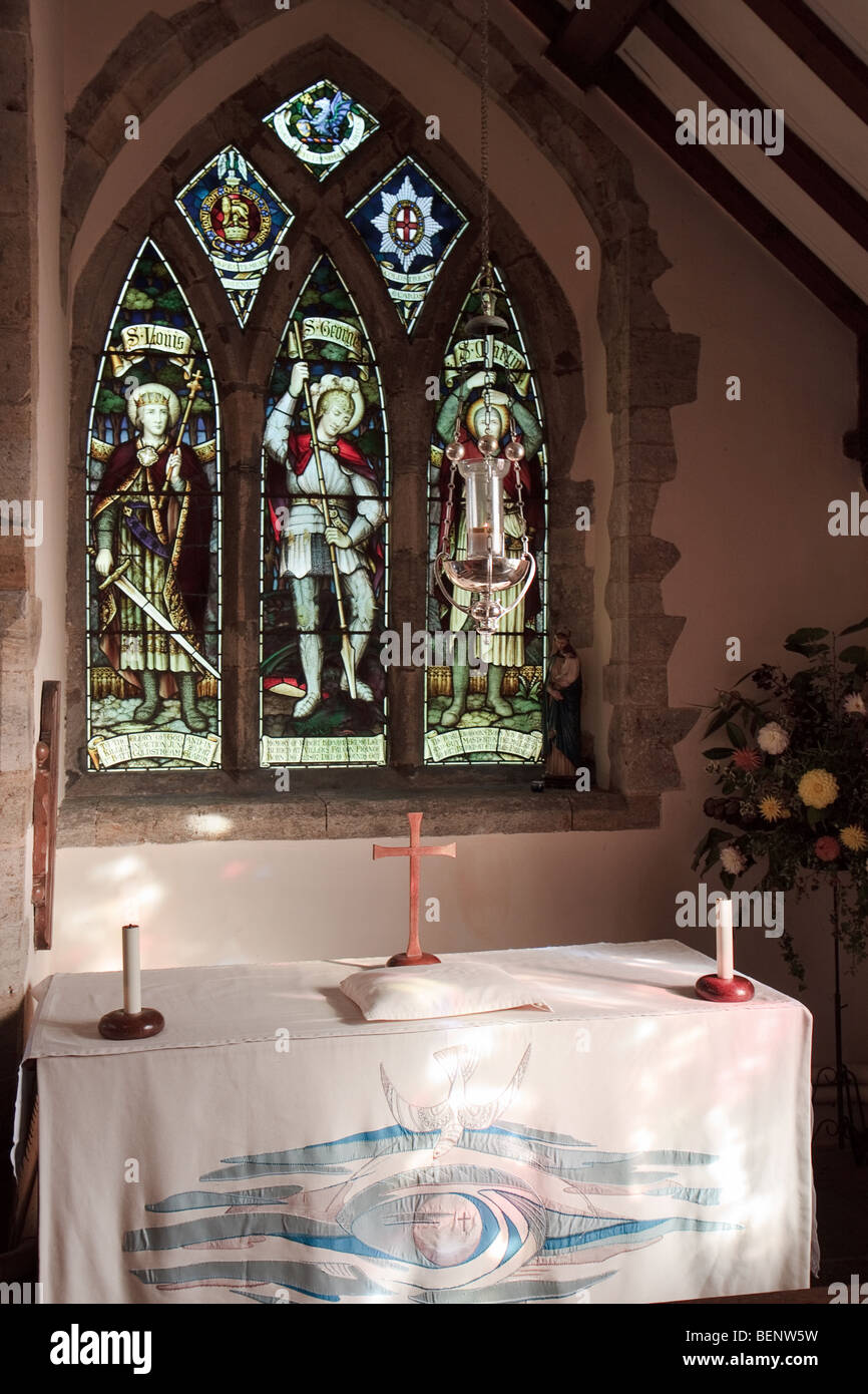 Vue de l'intérieur de l'église St Peter ad Vincula dans Wisborough Green Banque D'Images