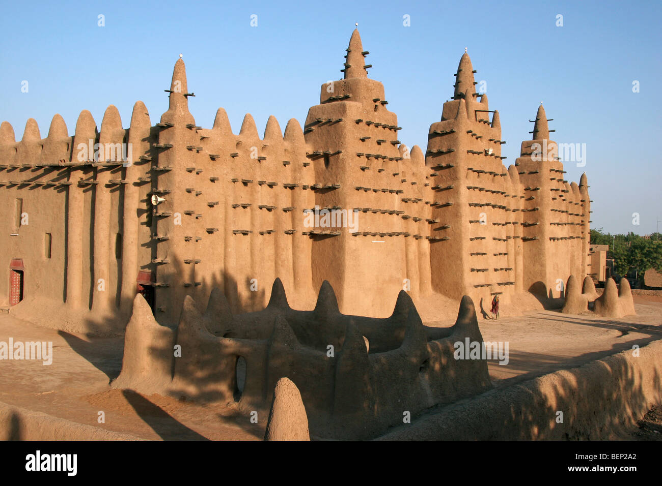 Grande Mosquée de Djenné, plus grand bâtiment en brique de boue ou d'adobe dans le monde, Djenné, Mali, Afrique de l'Ouest Banque D'Images