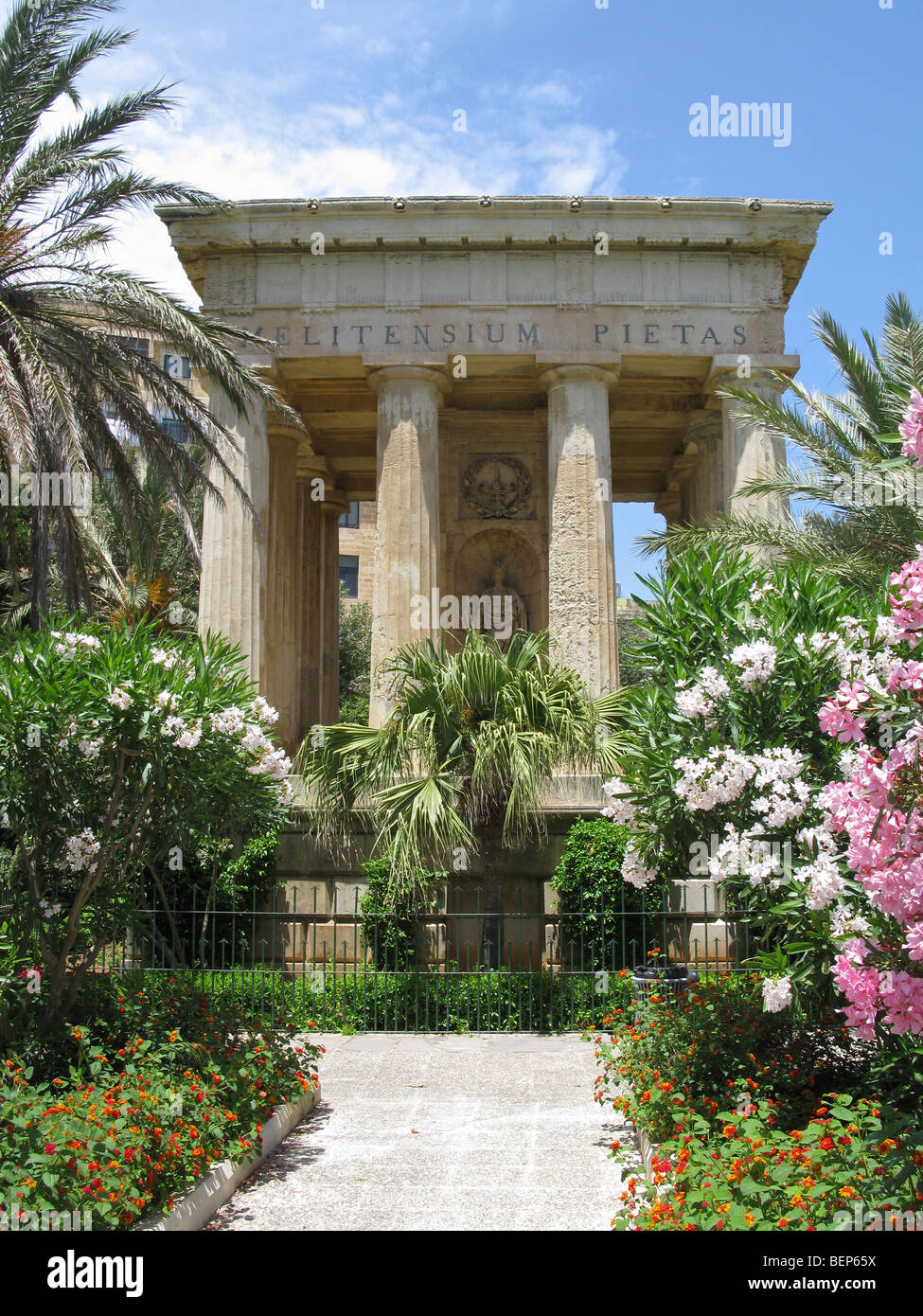 Monument à Sir Alexander Ball, premier gouverneur britannique de Malte, Jardins Barrakka, La Valette, Malte Banque D'Images