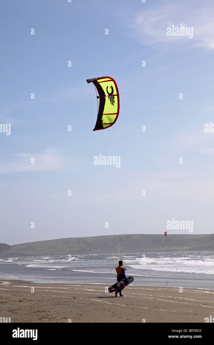 Côte nord de la Californie a quelques heures de route au nord de San Francisco offre le vent, les vagues et l'eau pour le kite surf fun ! Banque D'Images