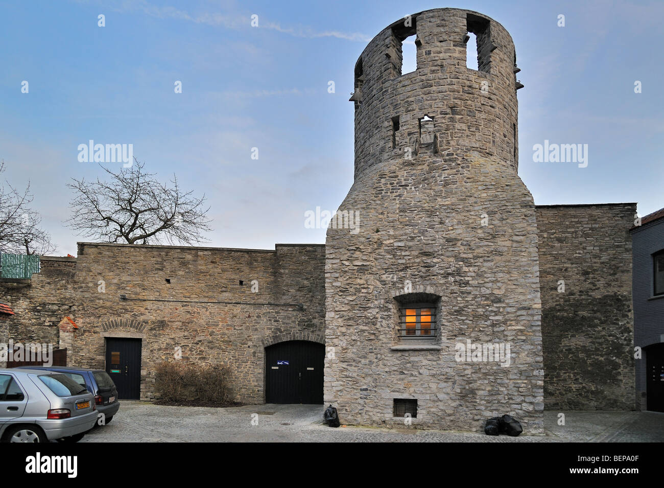 La tour Tour de l'Impasse du Cygne, une partie de la ville rempart, Tournai, Belgique Banque D'Images