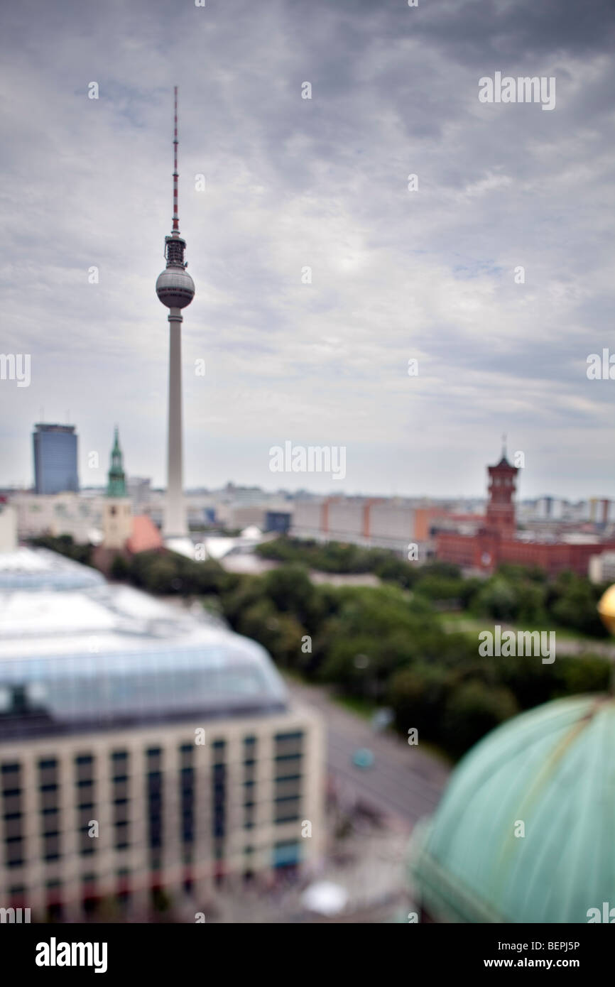 Vue de la tour de télévision de la coupole de l'édifice, Berlin, Allemagne. Banque D'Images